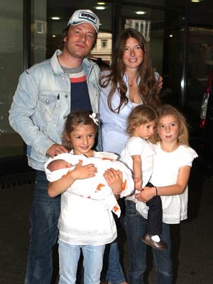 Jamie-Oliver-and-family