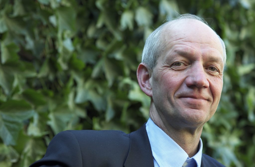 Prof. Dr. Lucas Reijnders is een Nederlandse biochemicus. Hij is emeritus hoogleraar milieukunde en studeerde biochemie aan de Universiteit van Amsterdam.