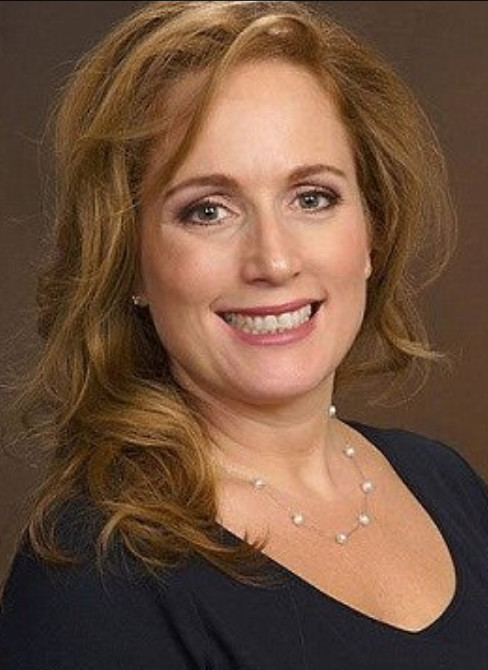 Dr. Teresa Stevers kwam speciaal voor -kennelijk een afspraak- terug naar het huis van haar gezin in Florida, waar haar moordenaar(s) haar van het leven beroofden. Haar man en dochters waren op een korte trip elders.