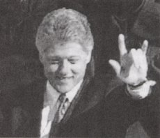 clinton-sign Skull & Bones en Illuminatie-sign?