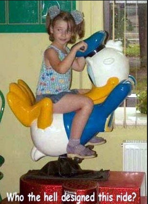 Een van de vele voorbeelden van uiterst bedenkelijke Disney-uitingen. Onmogelijk dat dit door de 'keuring' bij Disney is geglipt.