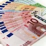 geld-euro Geld blijft een middel en is het nog zoveel waard..