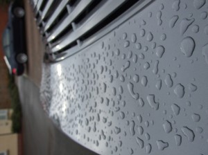 nano-for-car3 Een was waarin nano-deeltjes zijn opgesloten, maakt deze veel meer waterafstotend.