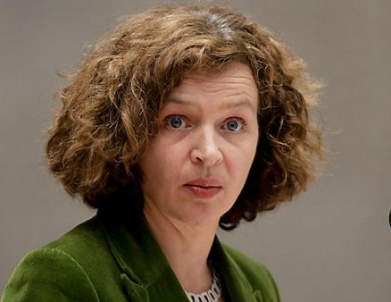Is het pure naïviteit van Edith Schippers, of een uiterst doortrapt spelletje dat ze speelt als VVD-er met 'belangen-ook-elders'..?