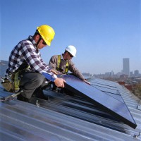 Arbeidsplaatsen in de solarindustrie zijn aan een indrukwekkende opmars bezig.