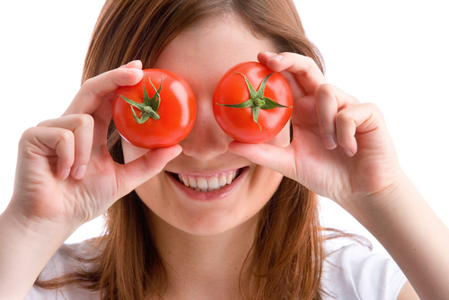 vrouw-met-tomaten