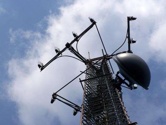 Als je autoradio ernstig gestoord wordt, wanneer je onder of langs zo'n GSM-mast rijdt, wat voor invloed denk je dat die masten en de EMS (elektro-magnetische straling) voor effect op ons en het Aardeveld hebben?